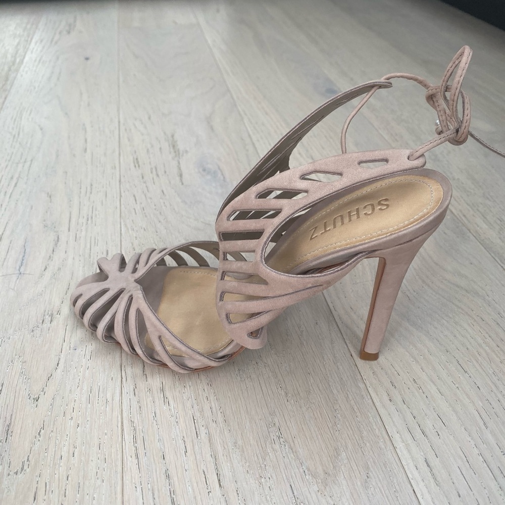 NEVER WORN BRAND NEW SCHUTZ STRAPPY HEELS